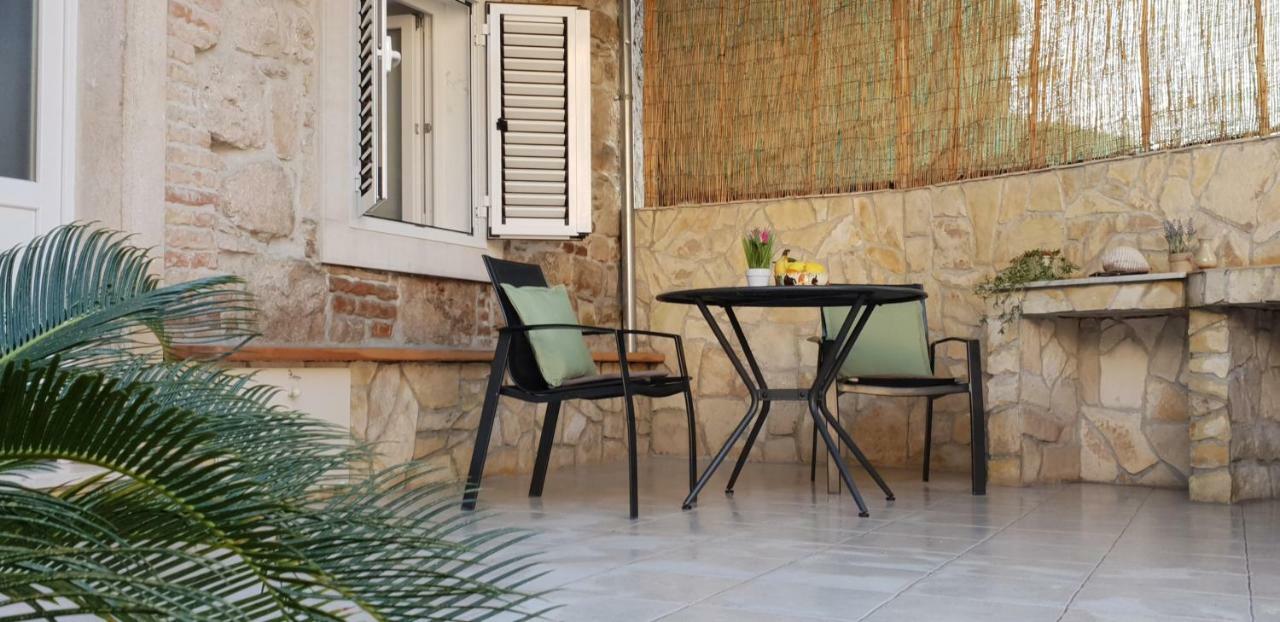 Studio Apartment Klaric Vis Exterior foto
